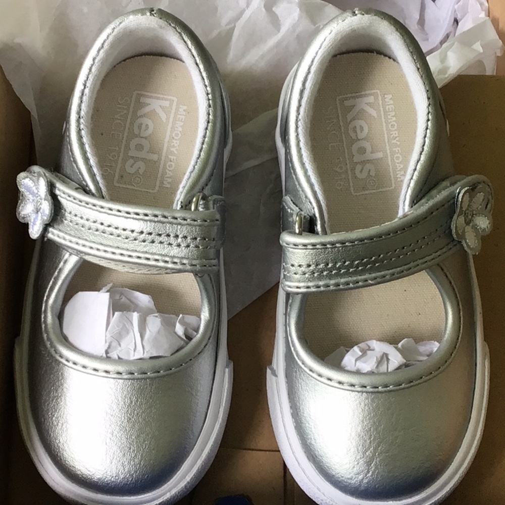 Keds Ella Silver Toddler Shoe Size 4.5 NWT